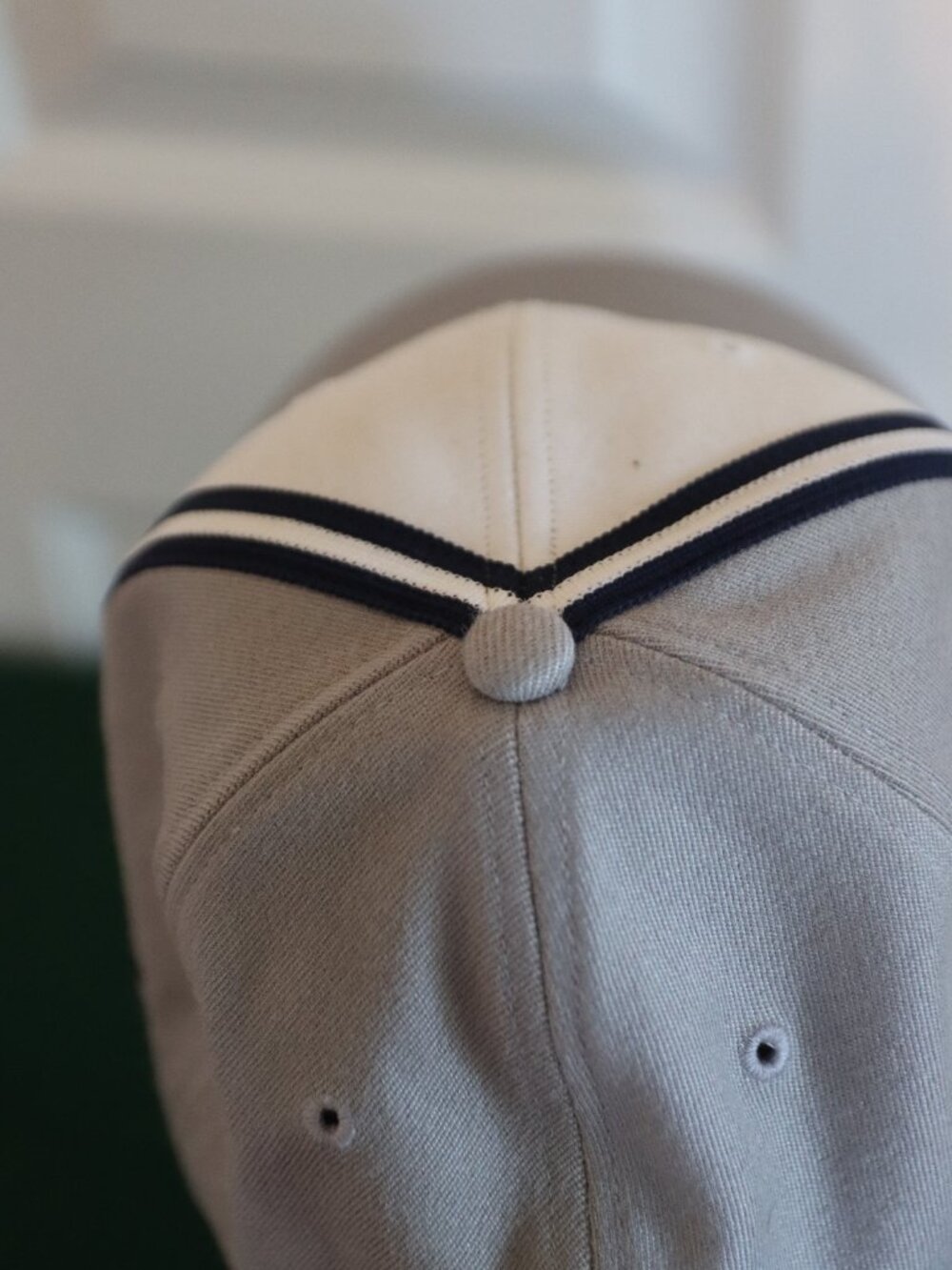 Nike Georgetown University 6 Panel Baseball Style Cap White/Blue/Grey/Tan - Picture 9 of 12